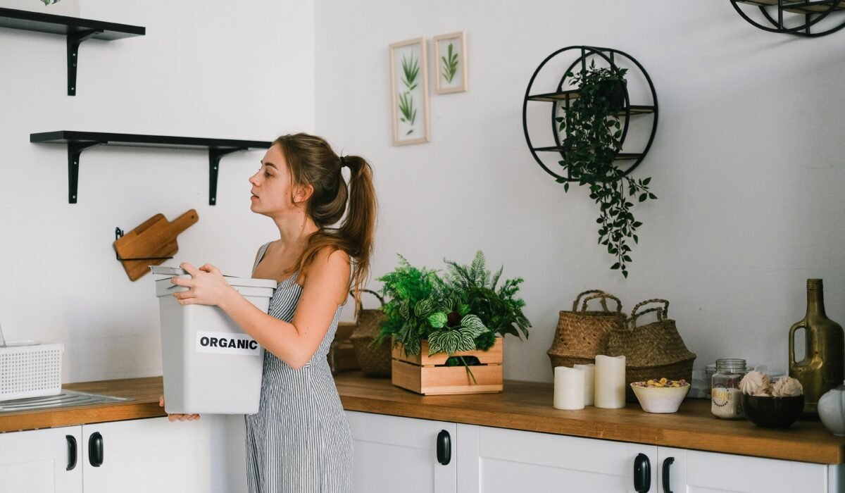 Balcony Worm Bin Composting Guide 2026 — Balcony Worm Bin Composting Guide 2026: Complete Setup — Photo by SHVETS production on Pexels