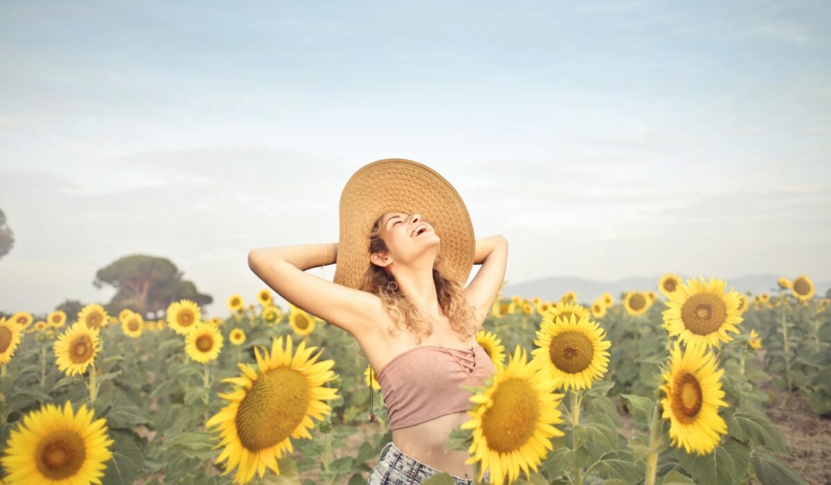 Beginner's Guide to Growing Sunflowers 2026 — Beginner's Guide to Growing Sunflowers 2026: Easy Steps — Photo by Andrea Piacquadio on Pexels